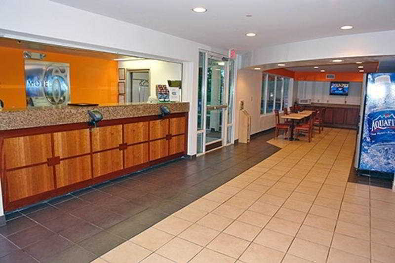 Hotel 6 Virginia 2*